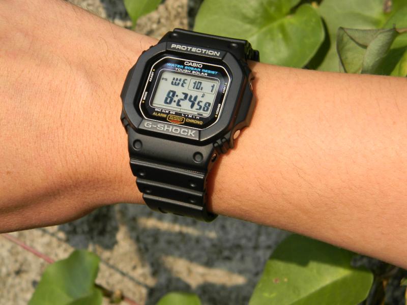 Smallest g shock hot sale